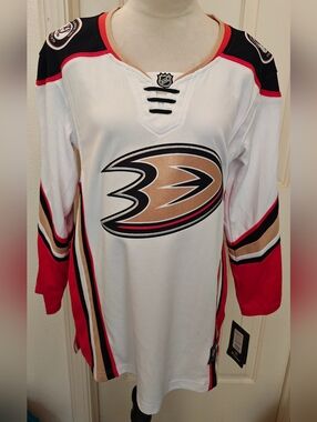 NWT Fanatics NHL Hockey Anaheim Ducks Breakaway Jersey.